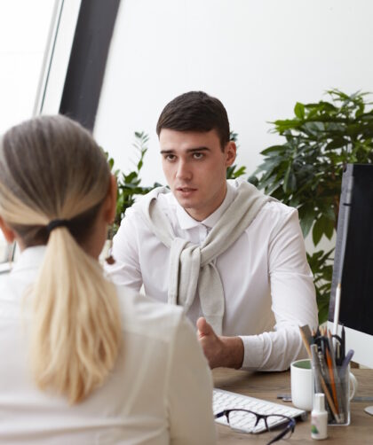 zatrudnianie pracownikow przez firme zewnetrzna